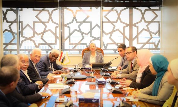 د.ياسمين فؤاد: ننفذ برامج لمساعدة الحكومات الأفريقية على مواجهة آثار تغير المناخ