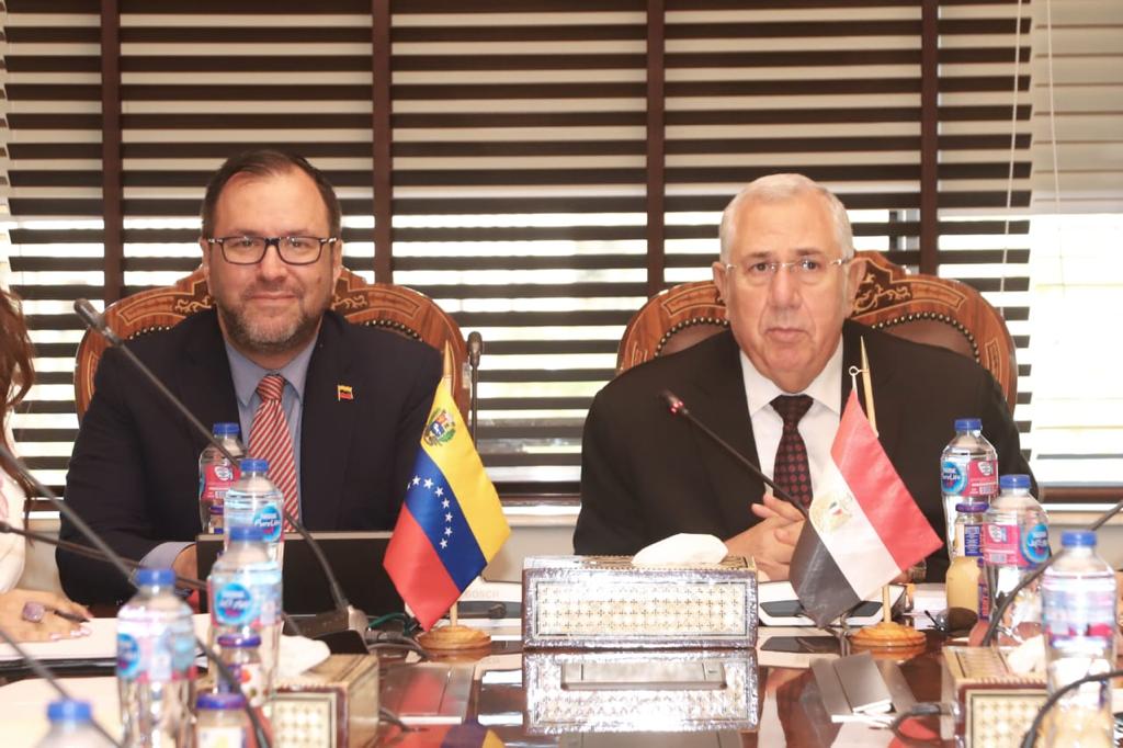 القصير يبحث مع وزير الخارجية الفنزويلي تبادل الصادرات الزراعية