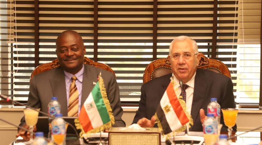 القصير يبحث مع وزير المصايد السمكية الغيني تعزيز التعاون المشترك