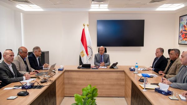 سويلم يتابع أعمال صيانة المنشآت المائية 