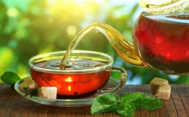شرب الشاي ساخناً يزيد من خطر الإصابة بسرطان المريء