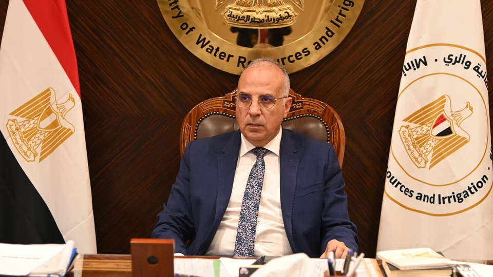 وزير الري يصل نيروبى للمشاركة في 