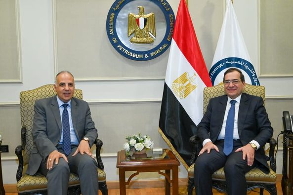 سويلم والملا يناقشان تطبيق مواد الري الجديد بشأن تراخيص المياه للمنشآت البترولية